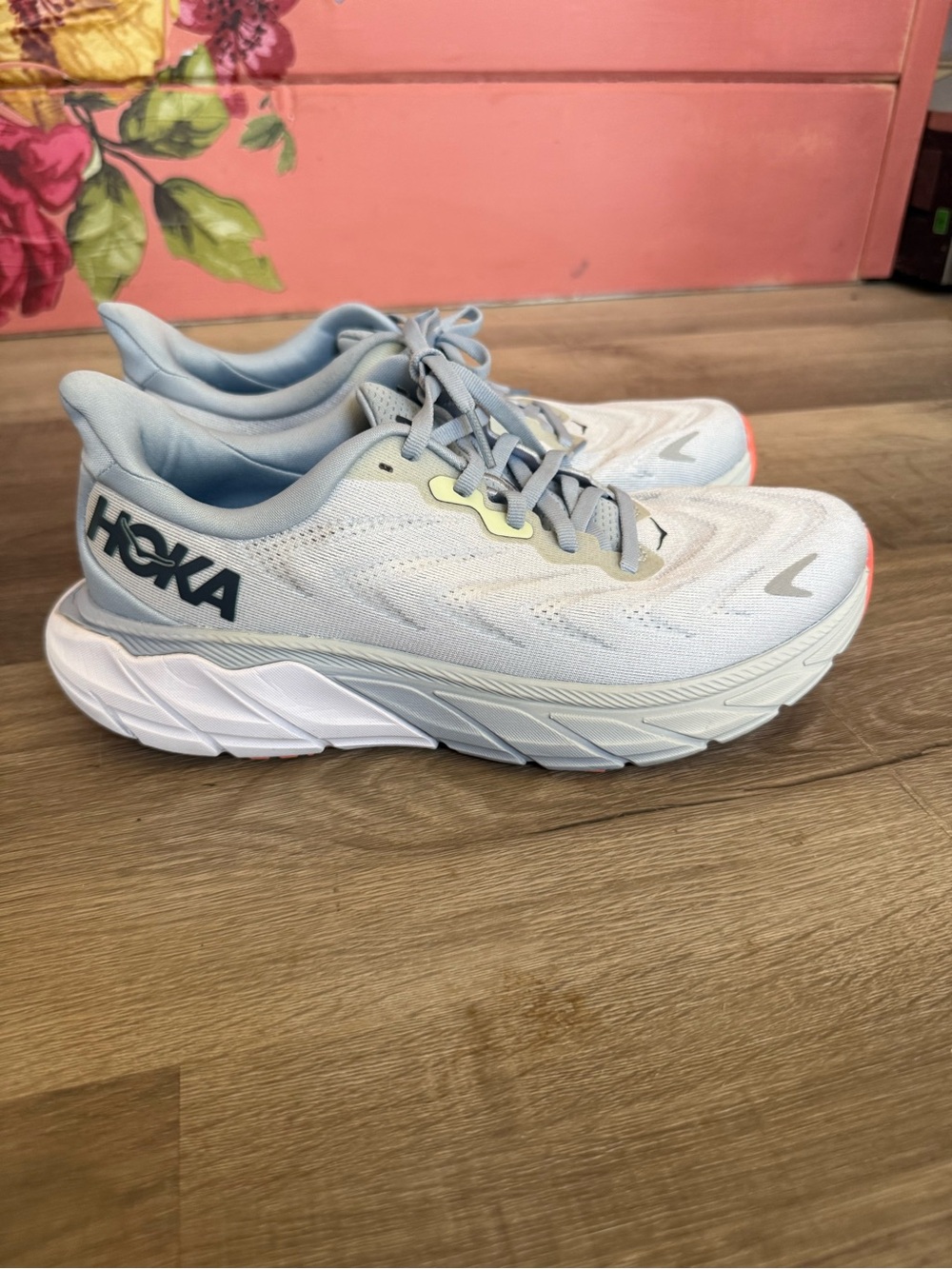 Hoka Arahi 6 Women's Light Blue Running Sneakers, Size 8